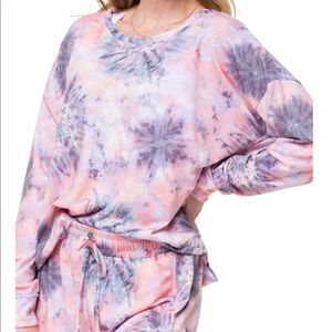 Onzie High- Low Tie Dye Pull Over Crew Neck- Med